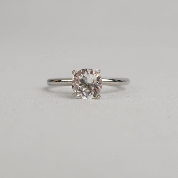 Vintage Silver Crystal Ring Size 8 - Picture 2 of 7